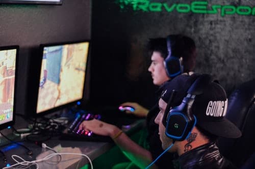 Close-up of a Valorant team playing in a tournament